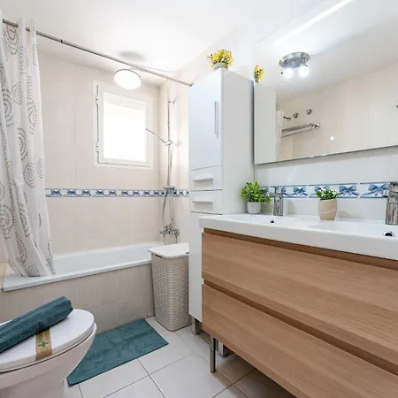 Malagasuite Coastal Paradise Apartment